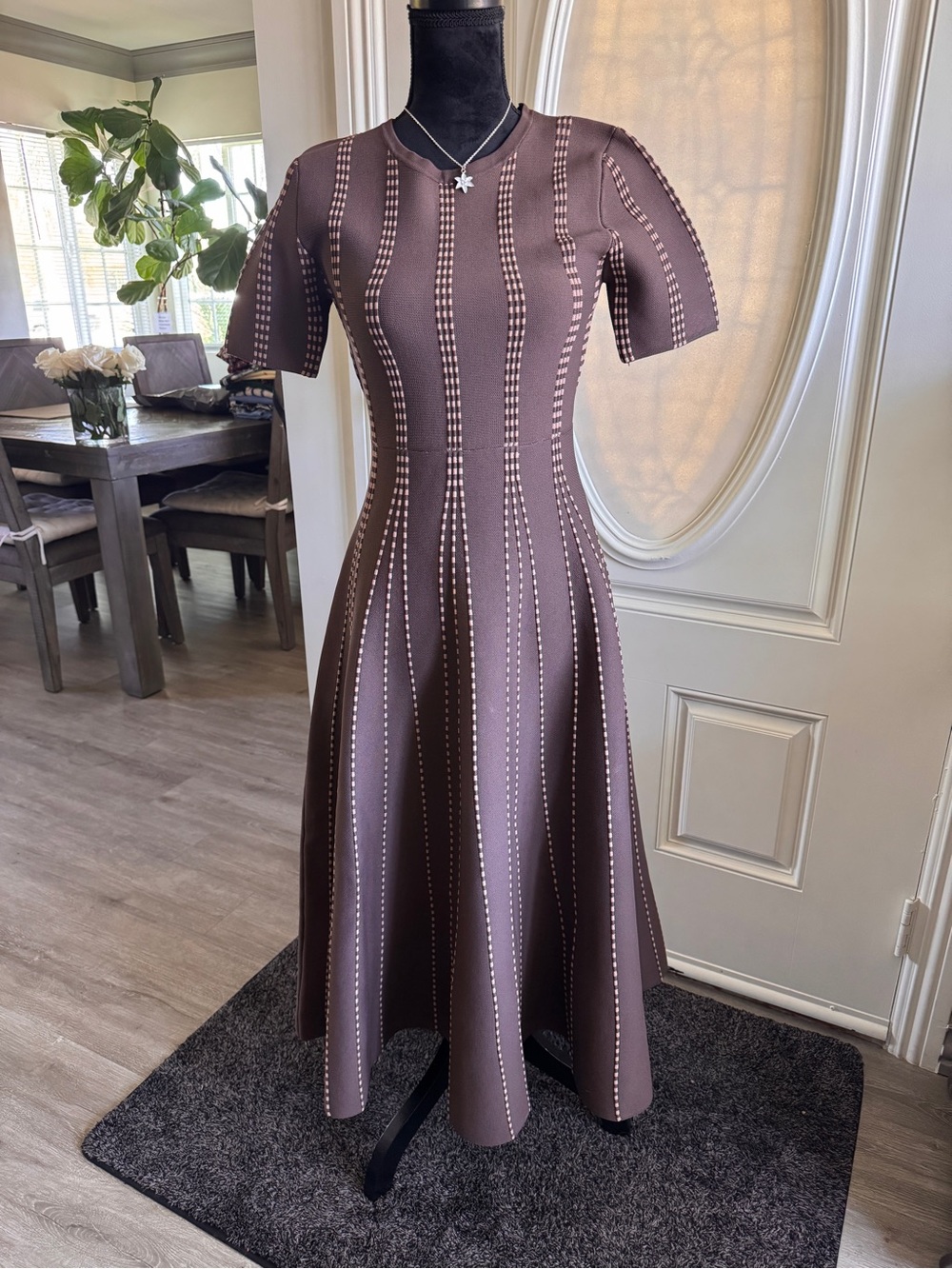 Brown Short-Sleeve Midi Dress with Vertical Stitch Details